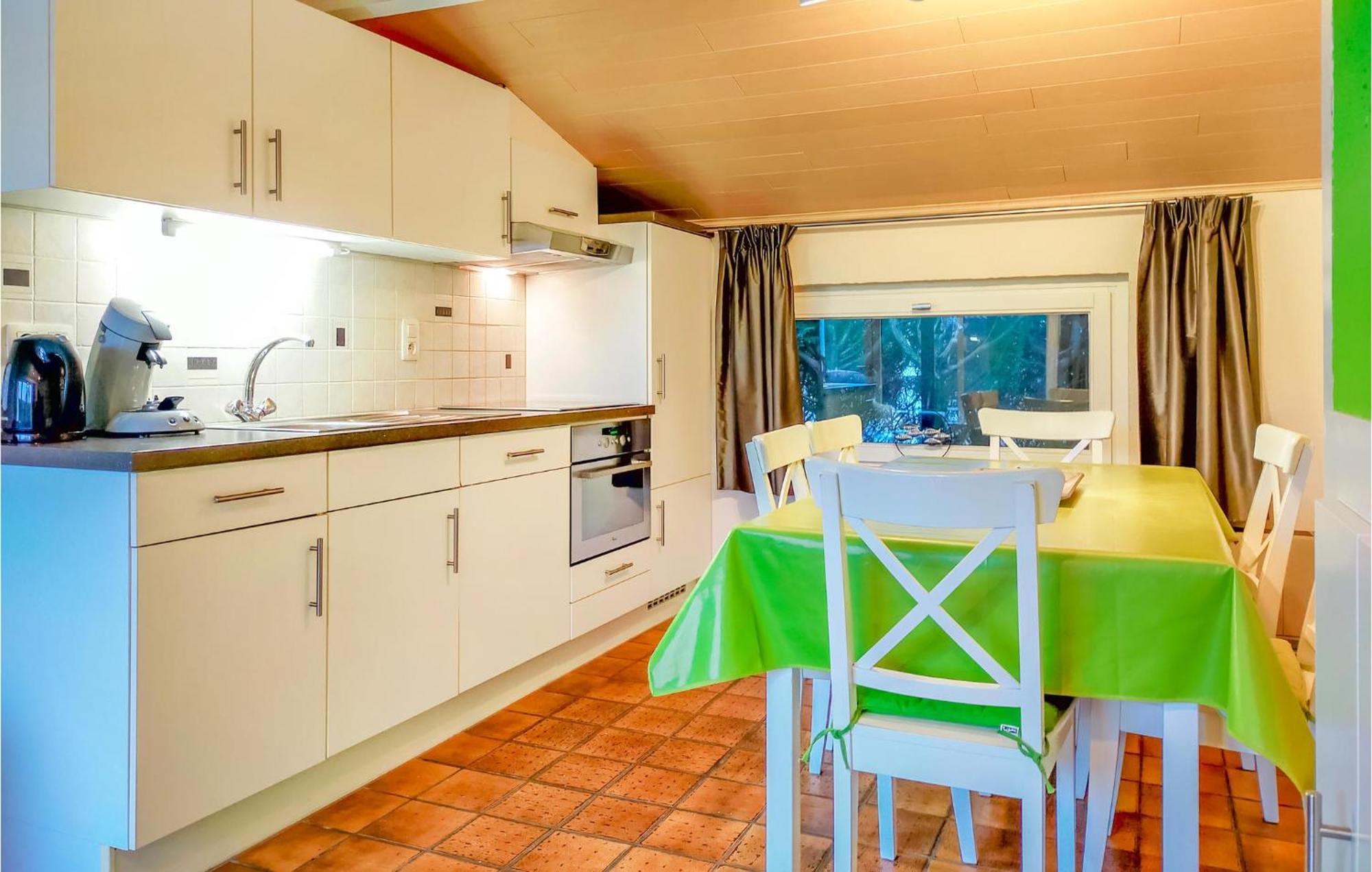 3 Bedroom Awesome Home In Oostduinkerke Kültér fotó