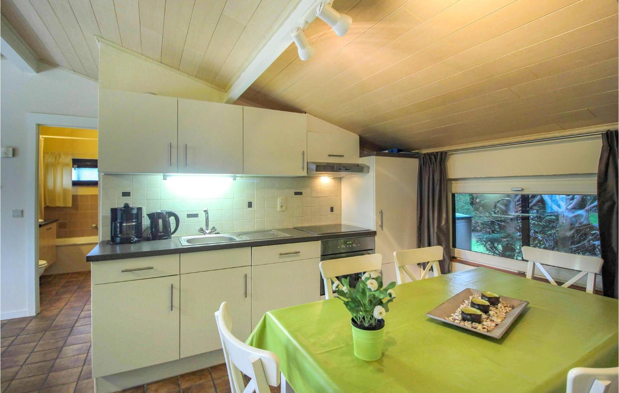 3 Bedroom Awesome Home In Oostduinkerke Kültér fotó